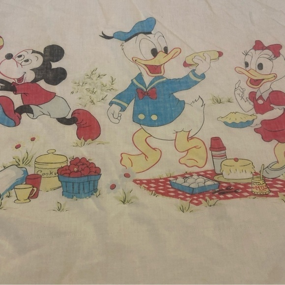 Vintage Disney 60’s 70’s Mickey Minnie Pluto Picnic Twin Size Flat Bed Sheet - Picture 3 of 16
